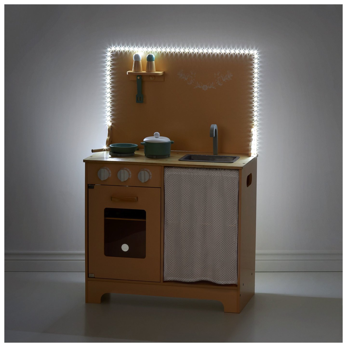 Drewniana kuchnia z fartuszkiem, akcesoriami i oświetleniem LED